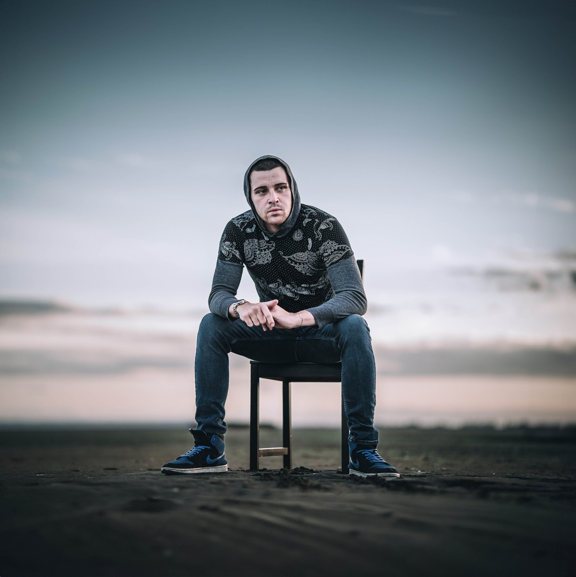 carousel-hero-element image-0